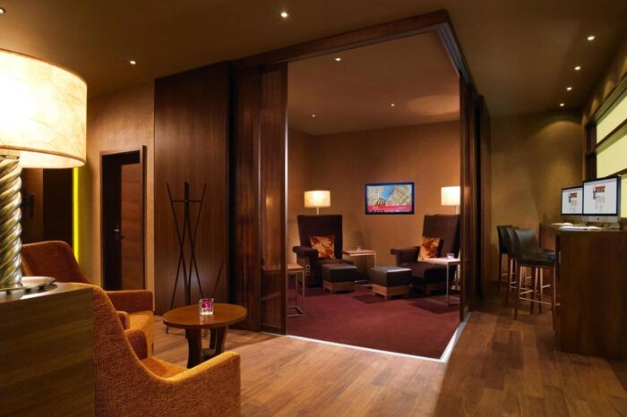 Berlin Marriott Hotel accessible room